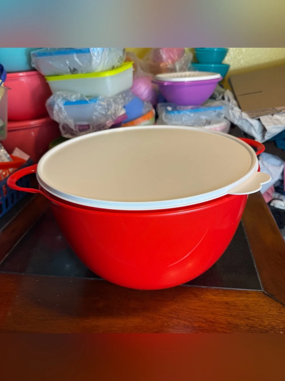 Tupperware Thatsa Bowl 59 cups